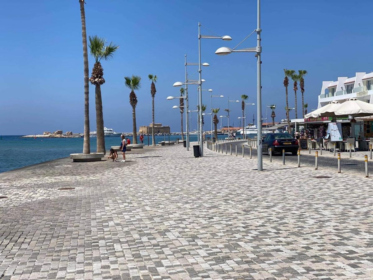 Beachside Apartment In Kato Paphos Lighthouse 81 Buitenkant foto