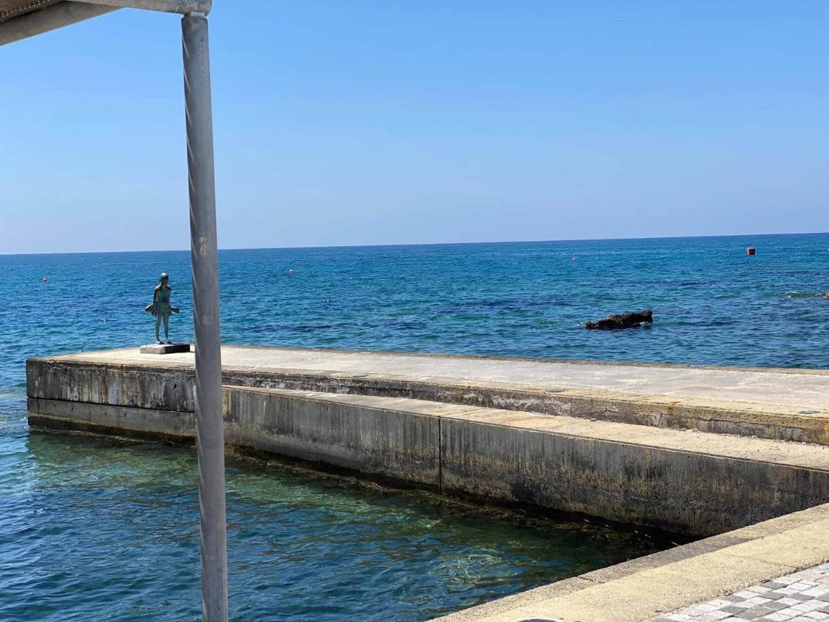 Beachside Apartment In Kato Paphos Lighthouse 81 Buitenkant foto