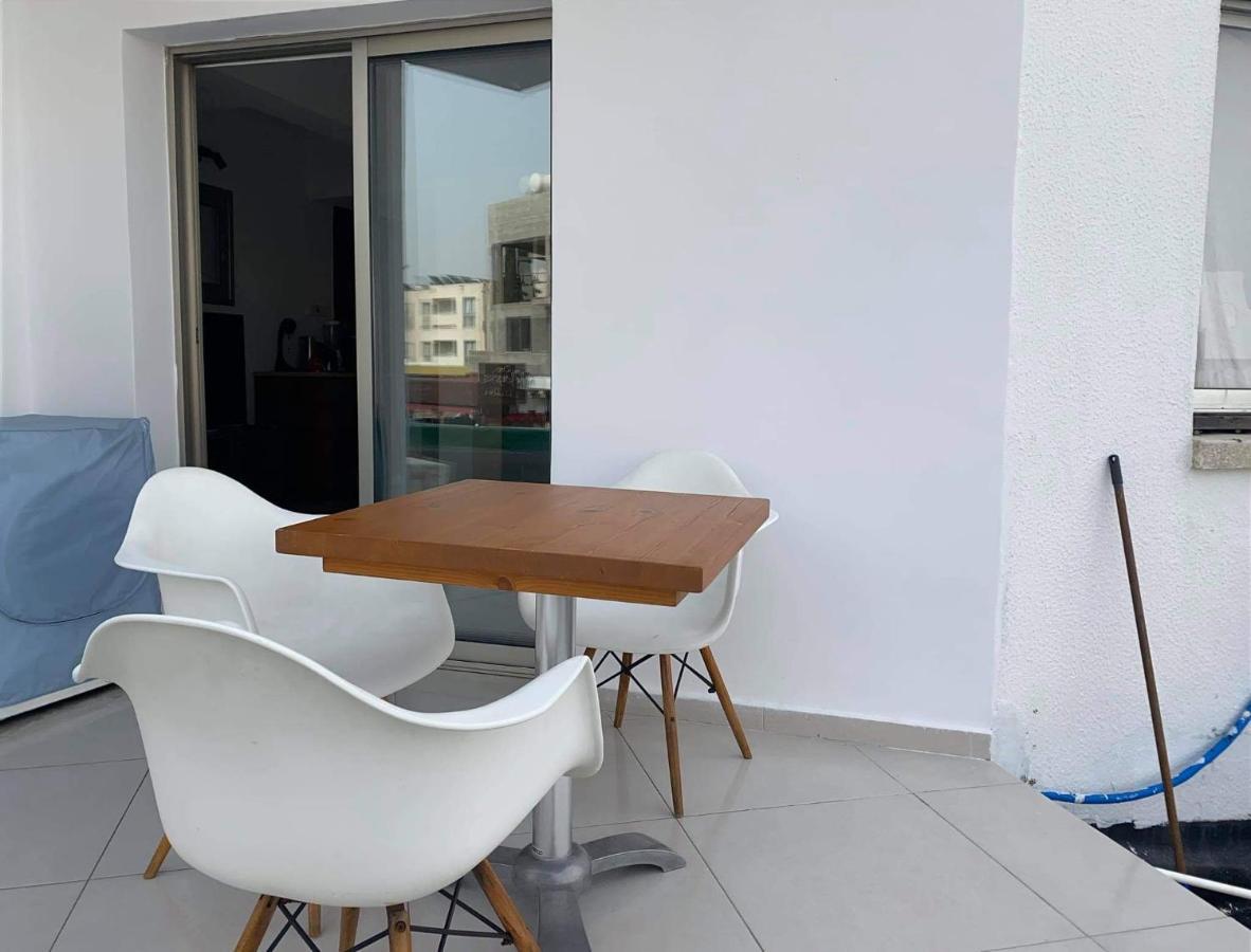Beachside Apartment In Kato Paphos Lighthouse 81 Buitenkant foto