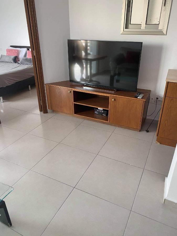 Beachside Apartment In Kato Paphos Lighthouse 81 Buitenkant foto
